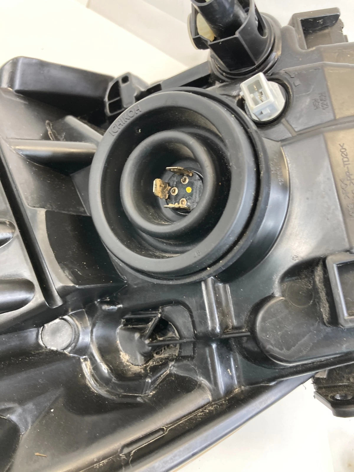 2007 2008 TOYOTA YARIS HATCHBACK LIFTBACK HEADLIGHT ASSEMBLY LEFT SIDE LAMP OEM