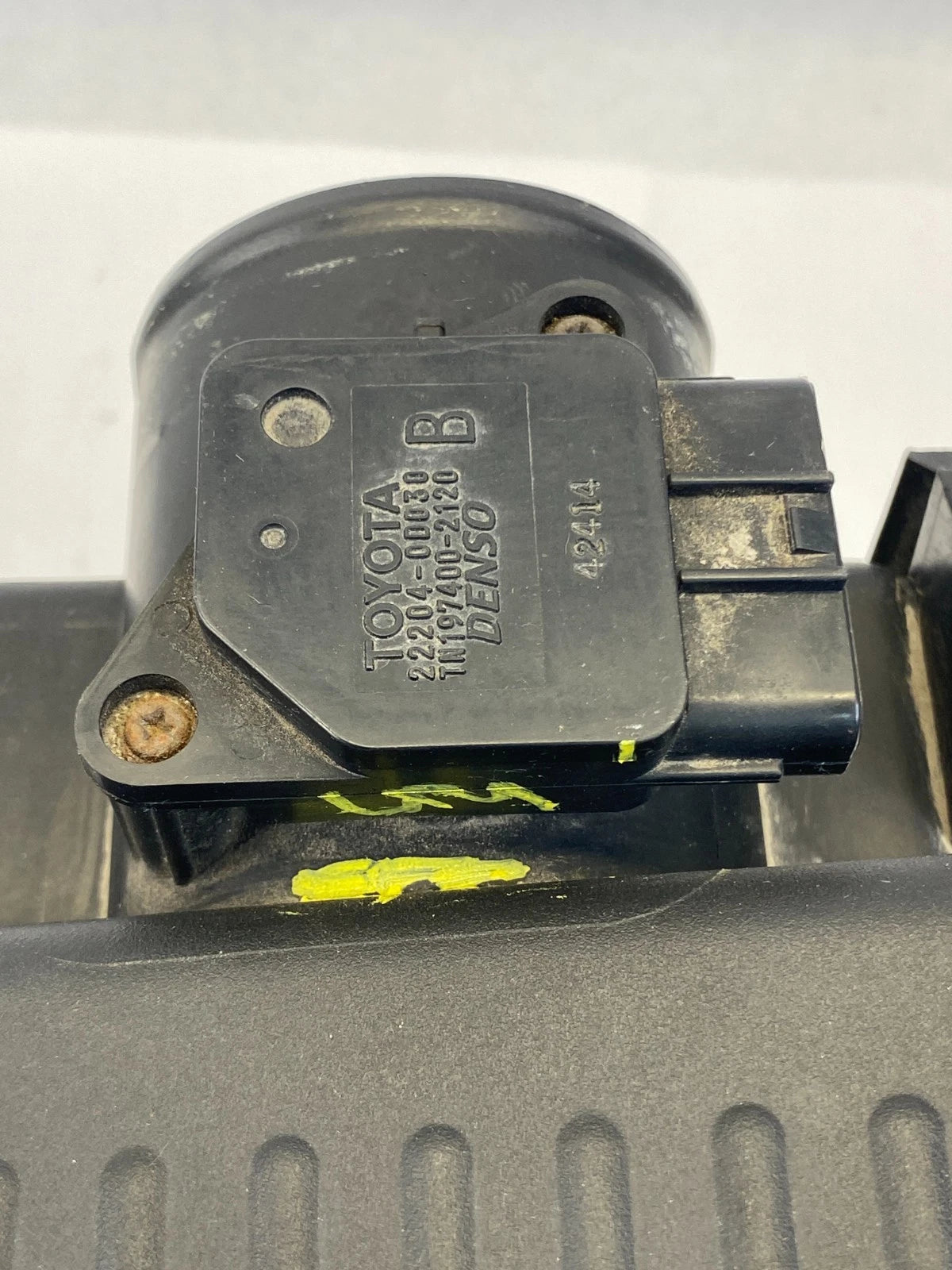 2003-2008 PONTIAC VIBE AIR INTAKE CLEANER FILTER BOX HOUSING 17701-0D130 OEM