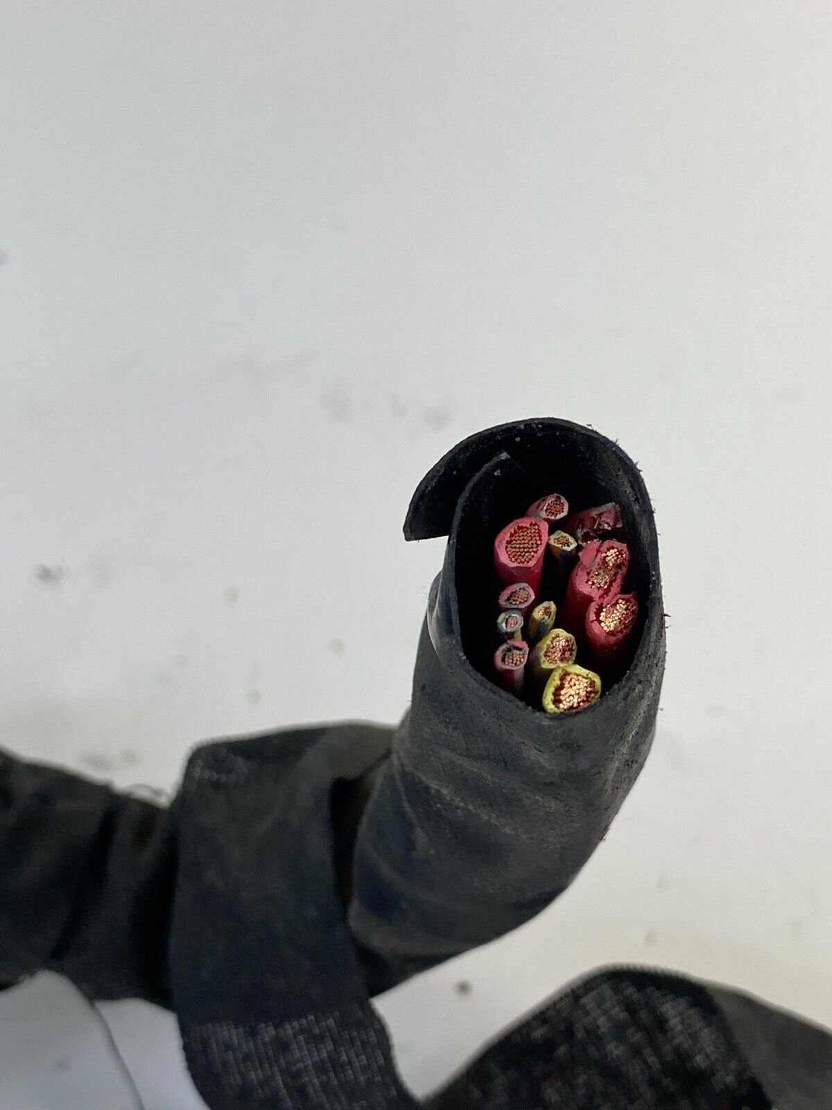 03-11 Saab 9-3 Sedan Engine Fuse Box Relay Module Grommet Bracket 12788777 OEM