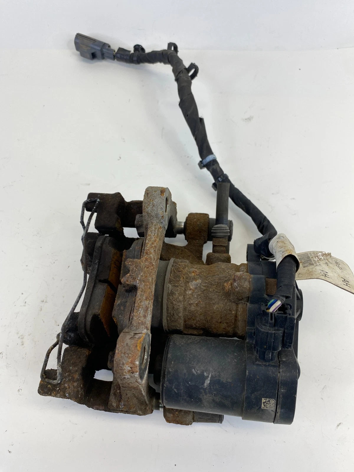 2013-2020 Ford Fusion 2.5L 16V Rear Right Side Brake Caliper DG9C-2D250-A OEM