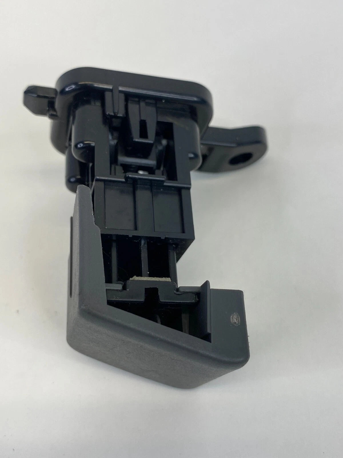 2010-2015 TOYOTA PRIUS GLOVE BOX COMPARTMENT LATCH LOCK RELEASE BUTTON OEM