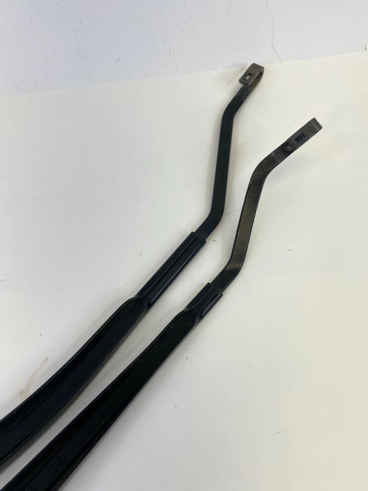 2006-2010 INFINITI M35 M45 FRONT WINDSHIELD WIPER ARM PAIR SET LEFT & RIGHT OEM