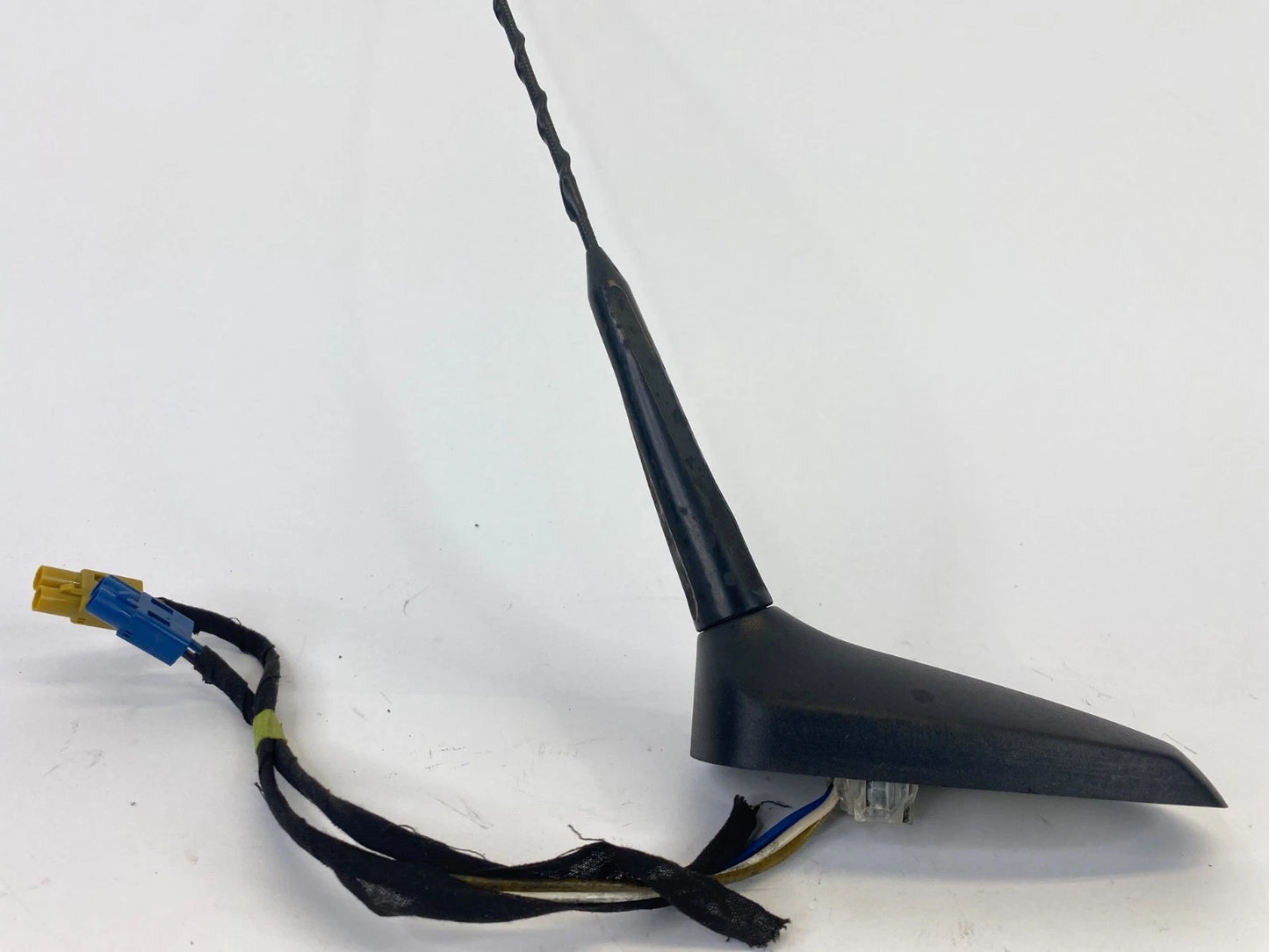 2010 2011 CHEVROLET EQUINOX ROOF MOUNTED RADIO ANTENNA BASE MAST 20863980