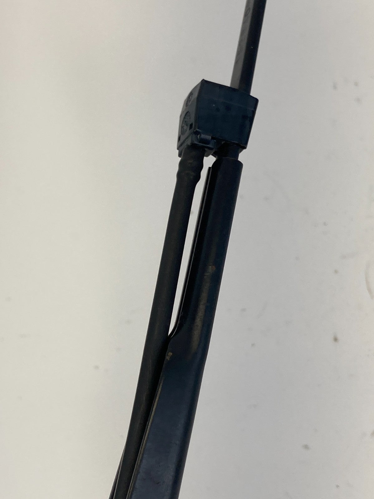 2007 GMC Yukon Tahoe Windshield Wiper Arms Wipers RH LH Set Pair 15284093 OEM