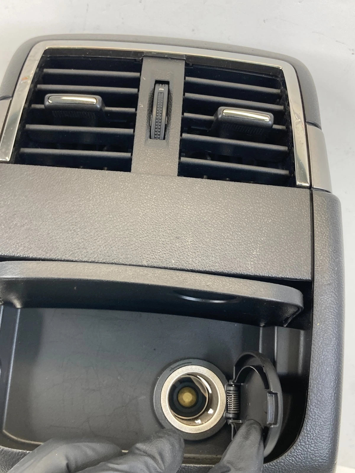 10-13 BUICK LACROSSE REAR CONSOLE WITH AIR VENT GRILLE POWER OUTLET OEM 20919910