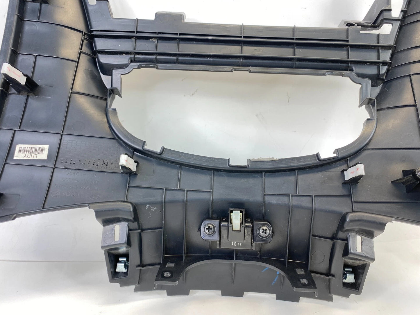 2013-2019 HYUNDAI SANTA FE DASH CENTER PANEL COVER BEZEL TRIM 84770-2W000 OEM