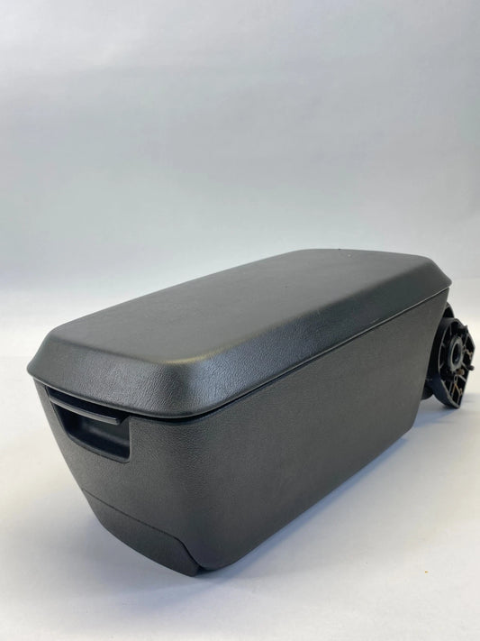 2006-2009 PONTIAC TORRENT FRONT CENTER CONSOLE LID ARMREST ASSEMBLY BLACK OEM