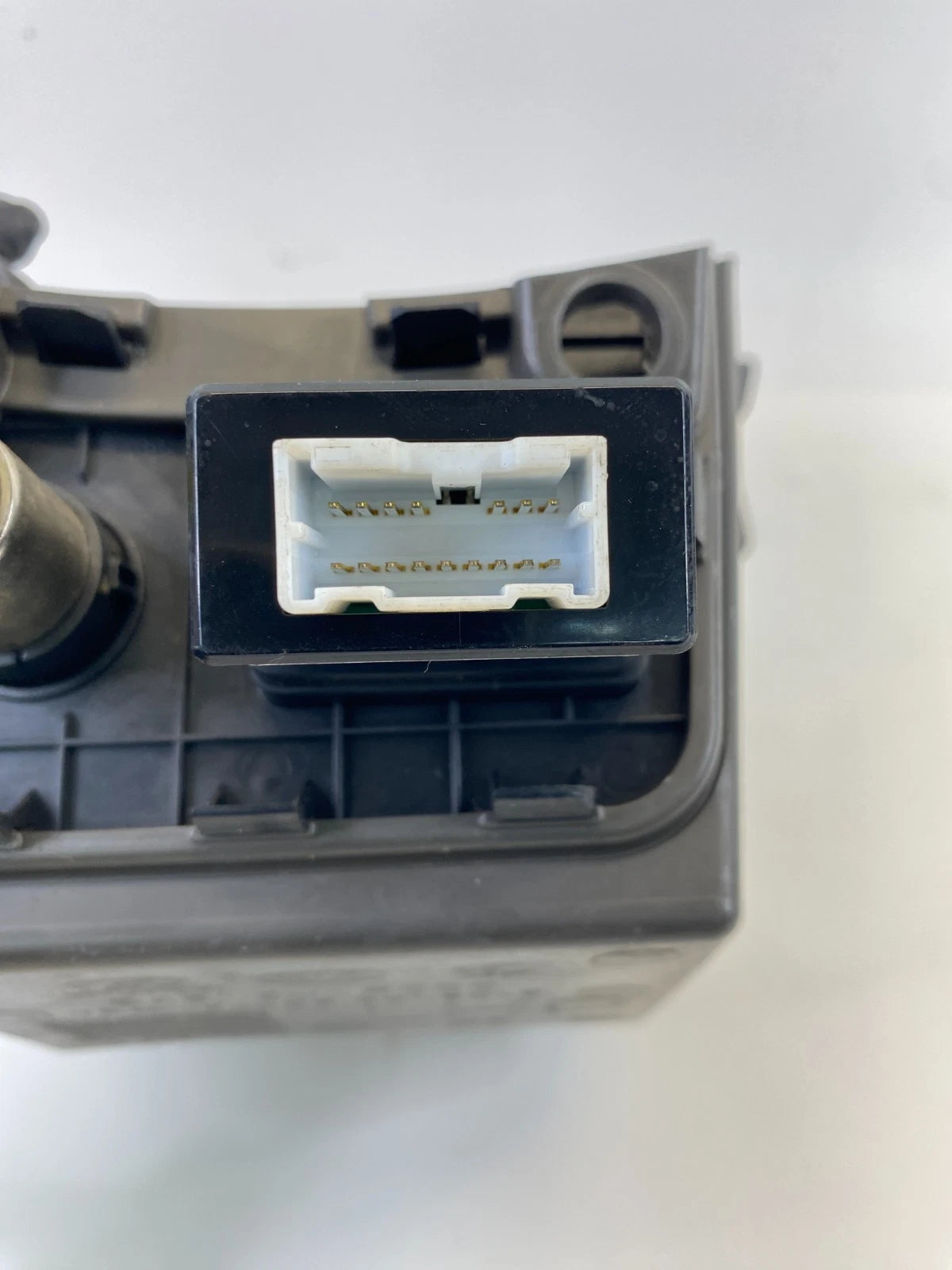 2012-2017 HYUNDAI ACCENT REAR RIGHT SIDE BACK DOOR LOCK LATCH ACTUATOR OEM