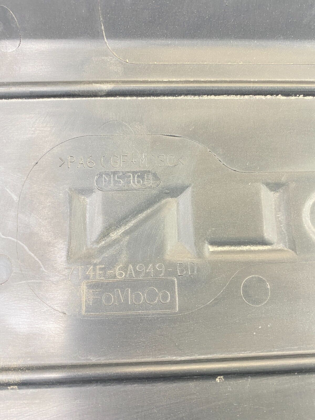 2010-2012 Lincoln MKT 07-10 MKX 09-12 MKS 3.7L Engine Cover Plate 7T4E-6A949-BD