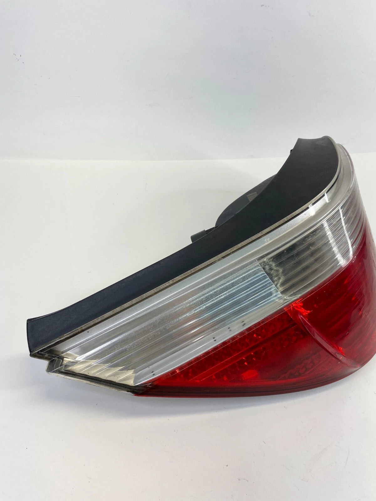 2004-2007 BMW 530I SEDAN REAR LEFT DRIVER SIDE LED TAIL LIGHT 6923305 OEM
