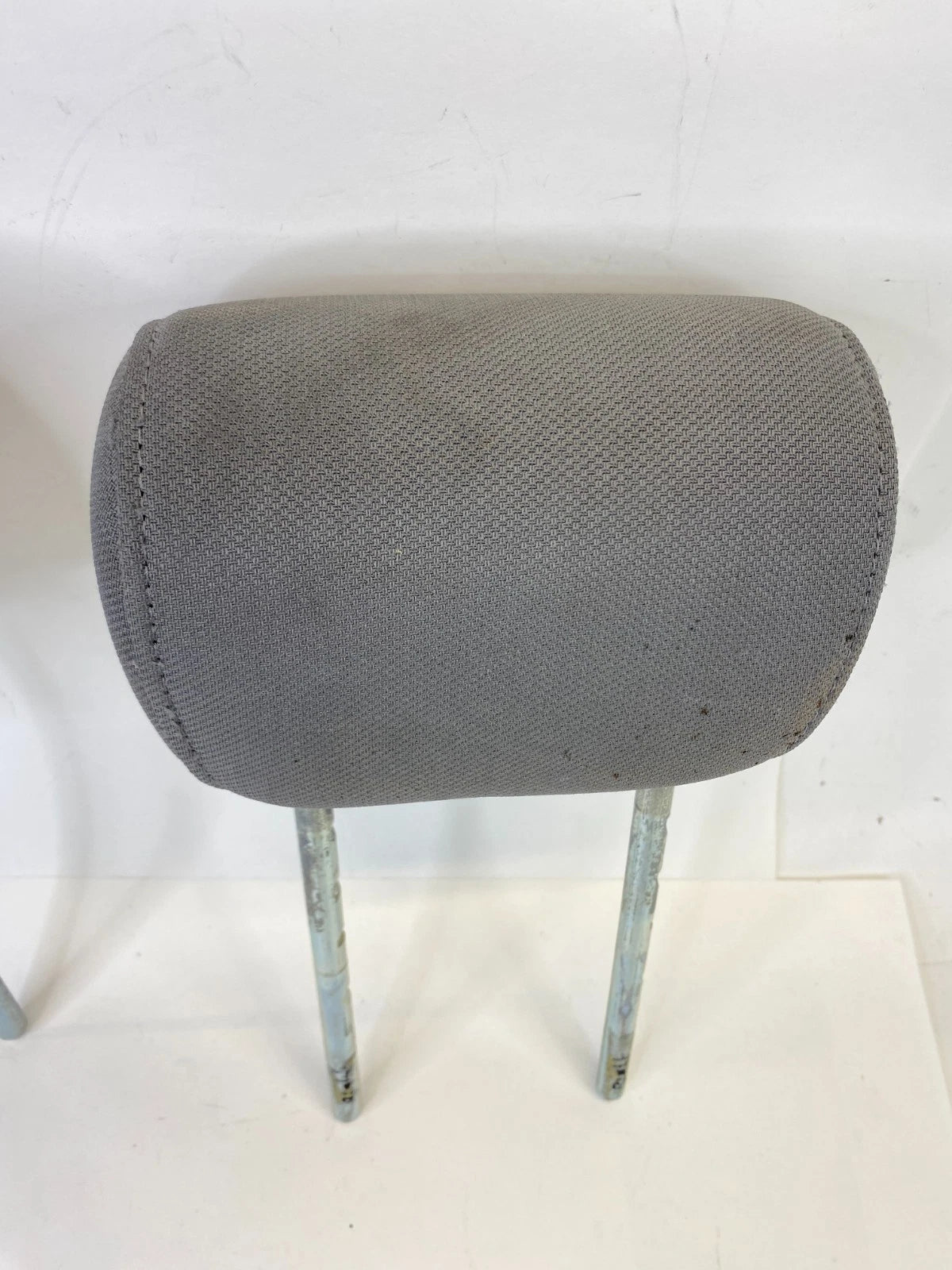 04 05 FORD F-150 REAR CLOTH LEFT & RIGHT SEAT HEADREST HEAD REST SET FLINT OEM