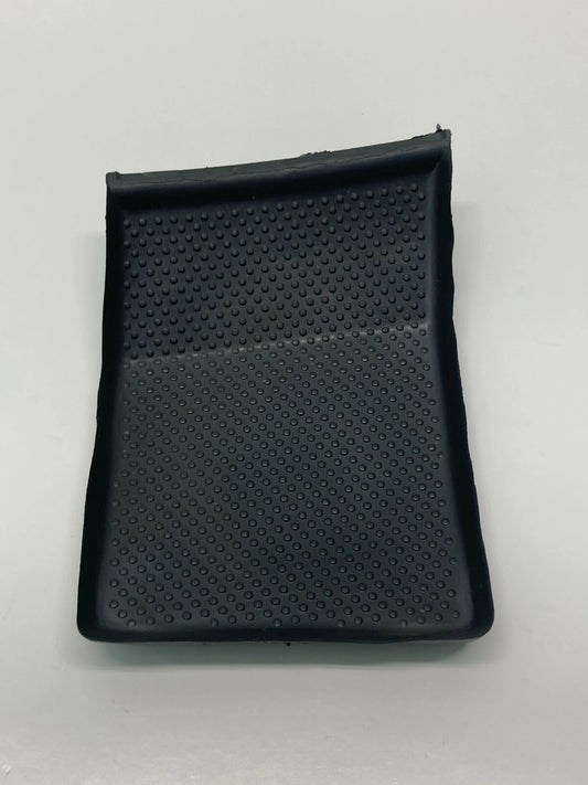2001-2005 VW VOLKSWAGEN PASSAT DASH MAT INSERT RUBBER COMPARTMENT B1858166 OEM