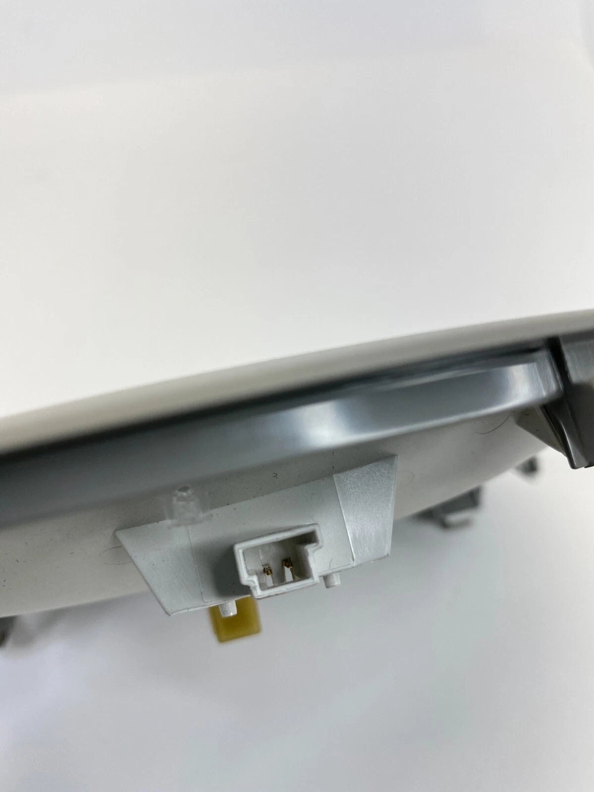 2006-2011 MERCEDES-BENZ ML350 REAR UPPER OVERHEAD DOME LIGHT LAMP READING MAP