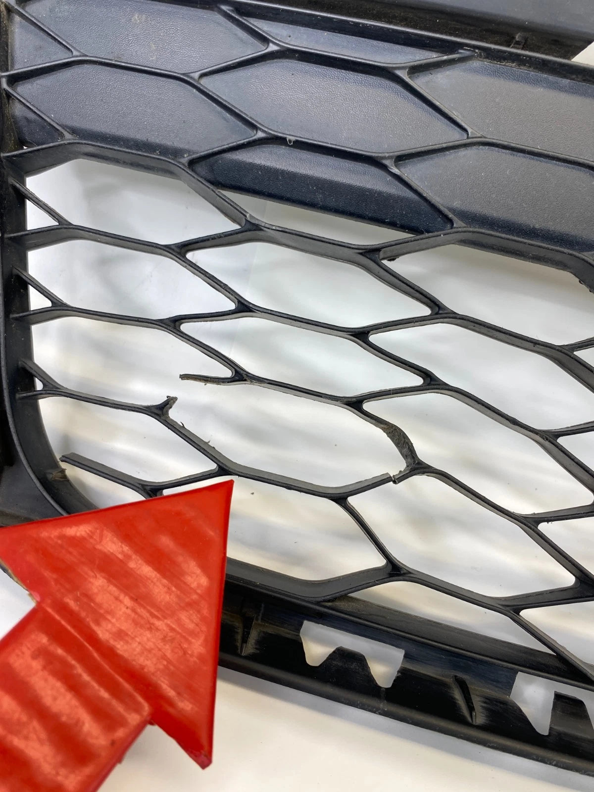 2016-2019 FORD EXPLORER INTERCEPTOR BUMPER MESH GRILLE FRONT LOWER FB5Z-17K945-A