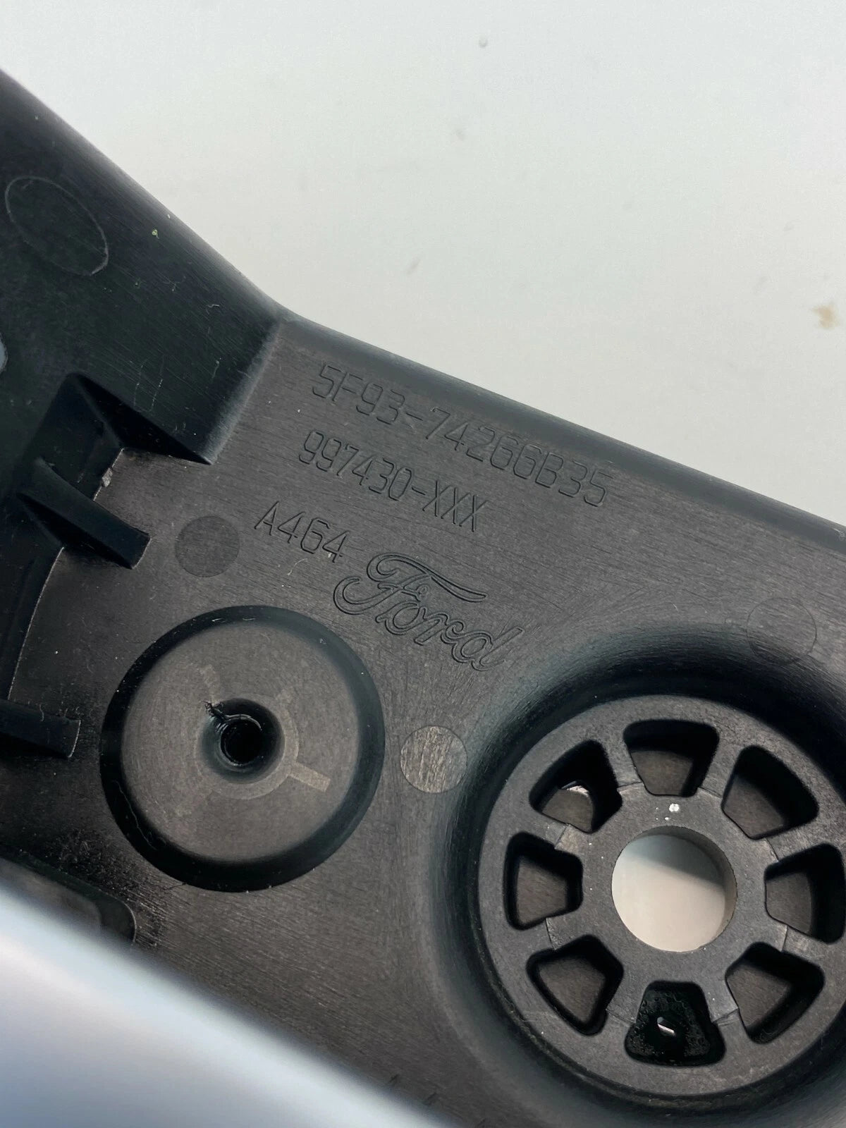 05-07 FORD FREESTYLE REAR LEFT SIDE INTERIOR DOOR HANDLE ASSEMBLY 5F9374266B35