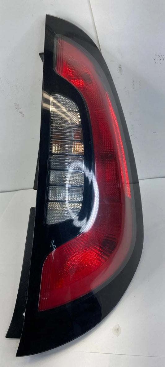 2014-2019 KIA SOUL RIGHT PASSENGER SIDE REAR TAILLIGHT LAMP ASSEMBLY 92402B2 OEM