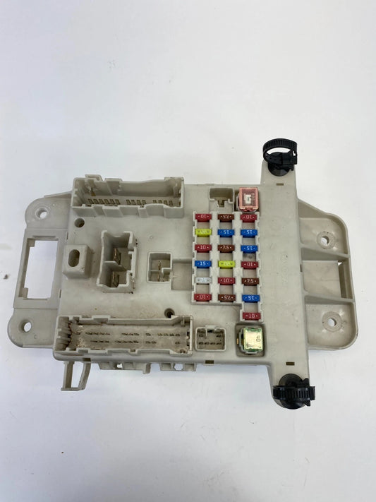 2004 04 TOYOTA RAV4 2.4L AT INTERIOR DASH CABIN FUSE RELAY BOX FUSEBOX BLOCK OEM