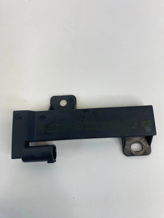 15-17 CHRYSLER 200 REAR RIGHT KEYLESS PASSIVE ENTRY ANTENNA RECEIVER 68051315AB