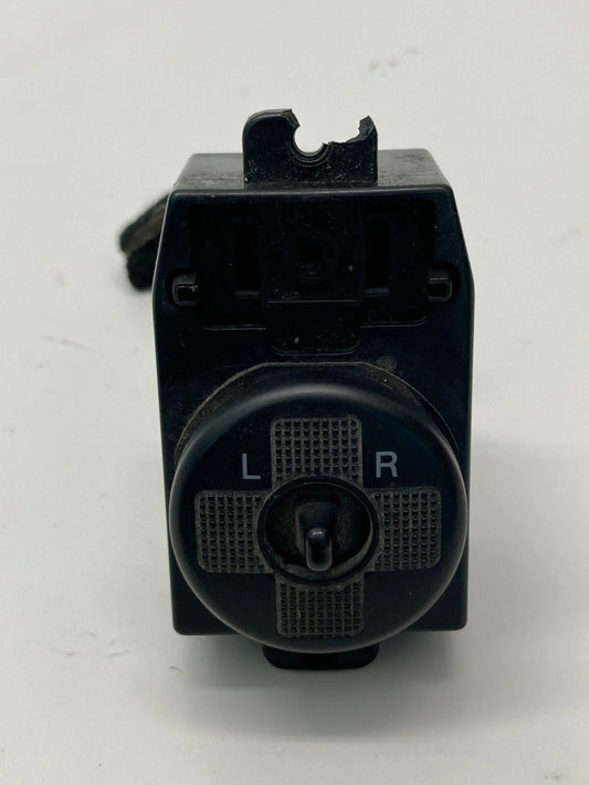 2002-2005 KIA SEDONA FRONT LEFT DOOR POWER MIRROR CONTROL SWITCH 621W04210 OEM