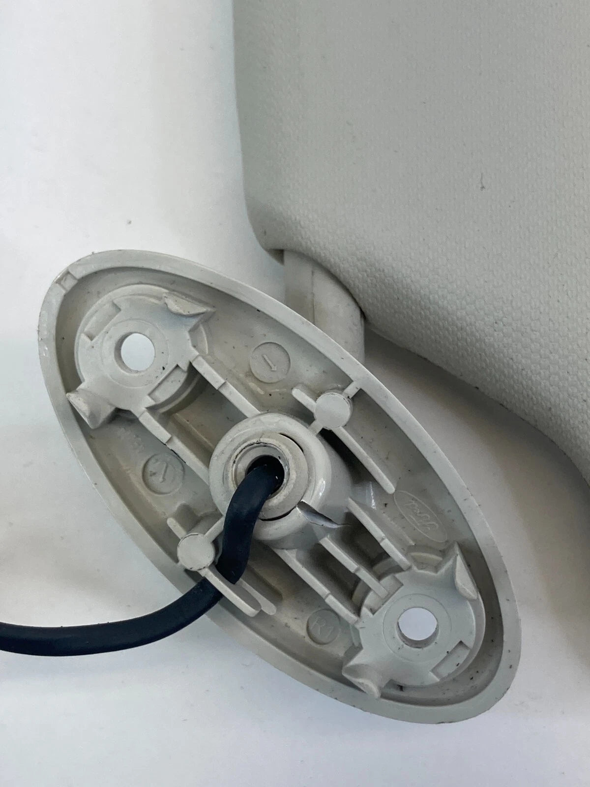 2012-2015 FORD FOCUS FRONT RIGHT PASSENGER SIDE SUN VISOR W/ ILLUMINATED OEM