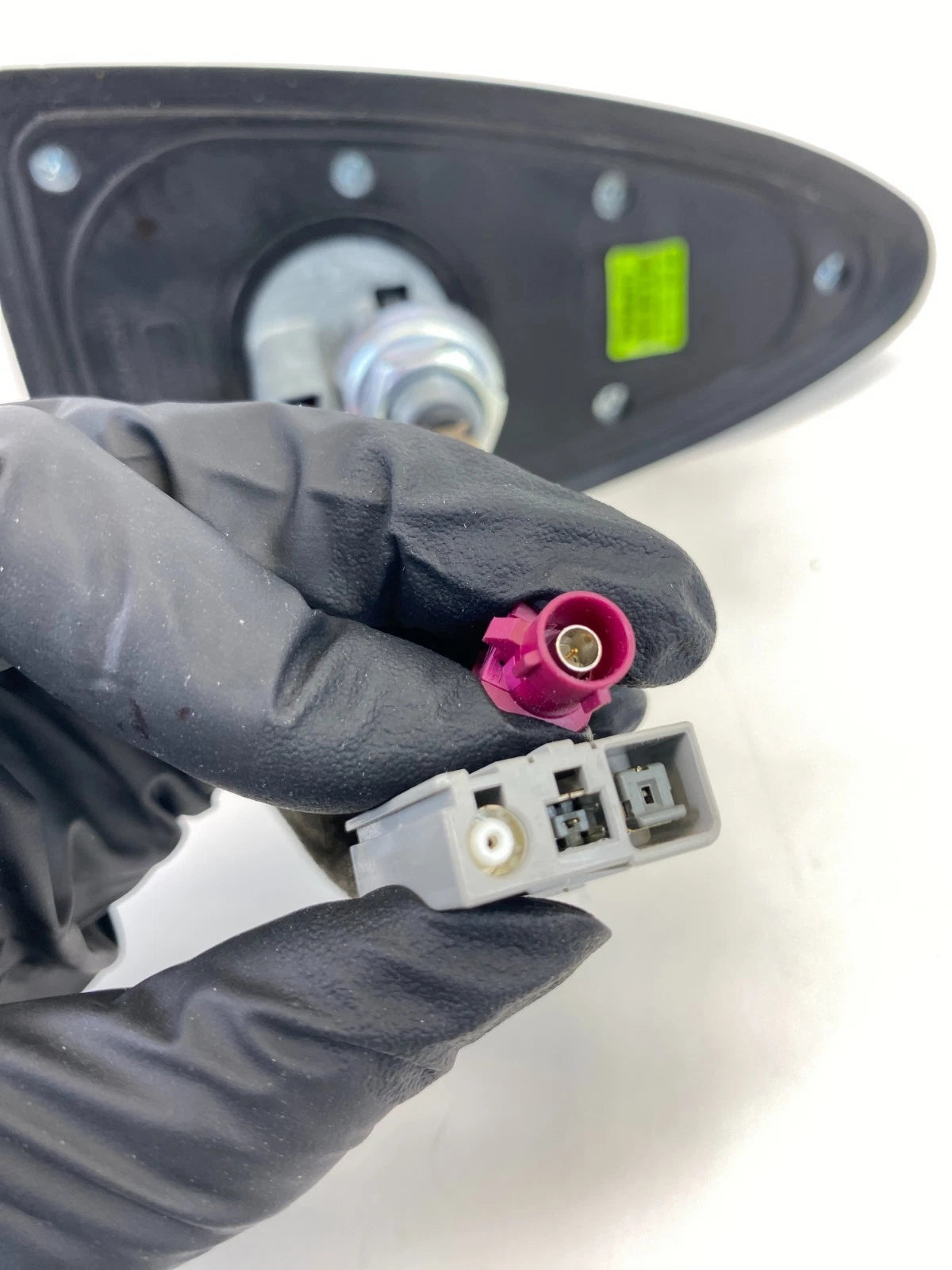 13-17 HYUNDAI ELANTRA GT ROOF MOUNT SHARK ANTENNA COMBINATION 96210-A5610-NKA