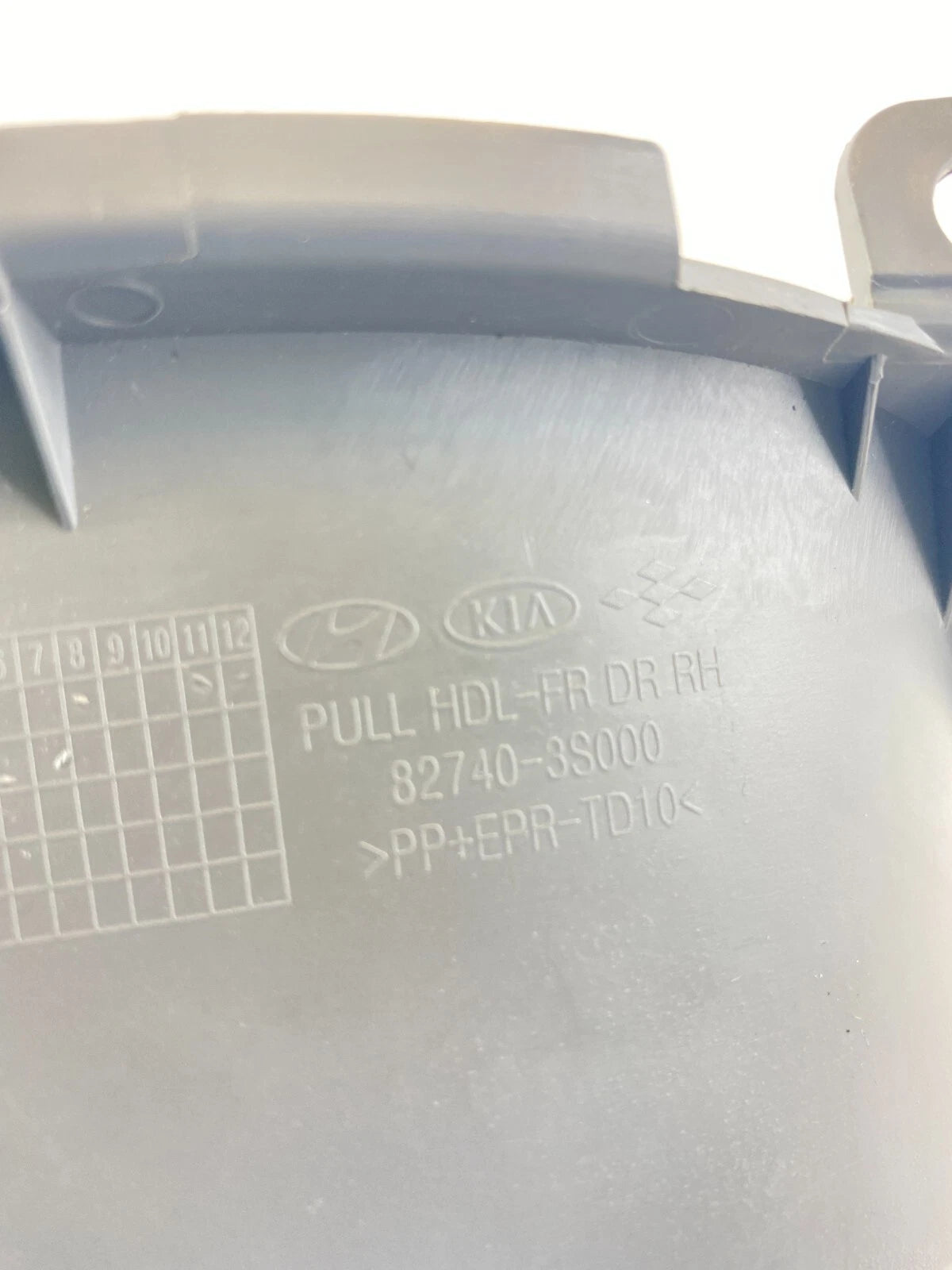 11-14 HYUNDAI SONATA FR RH SIDE INTERIOR DOOR PULL HANDLE POCKET BEZEL 827403S00