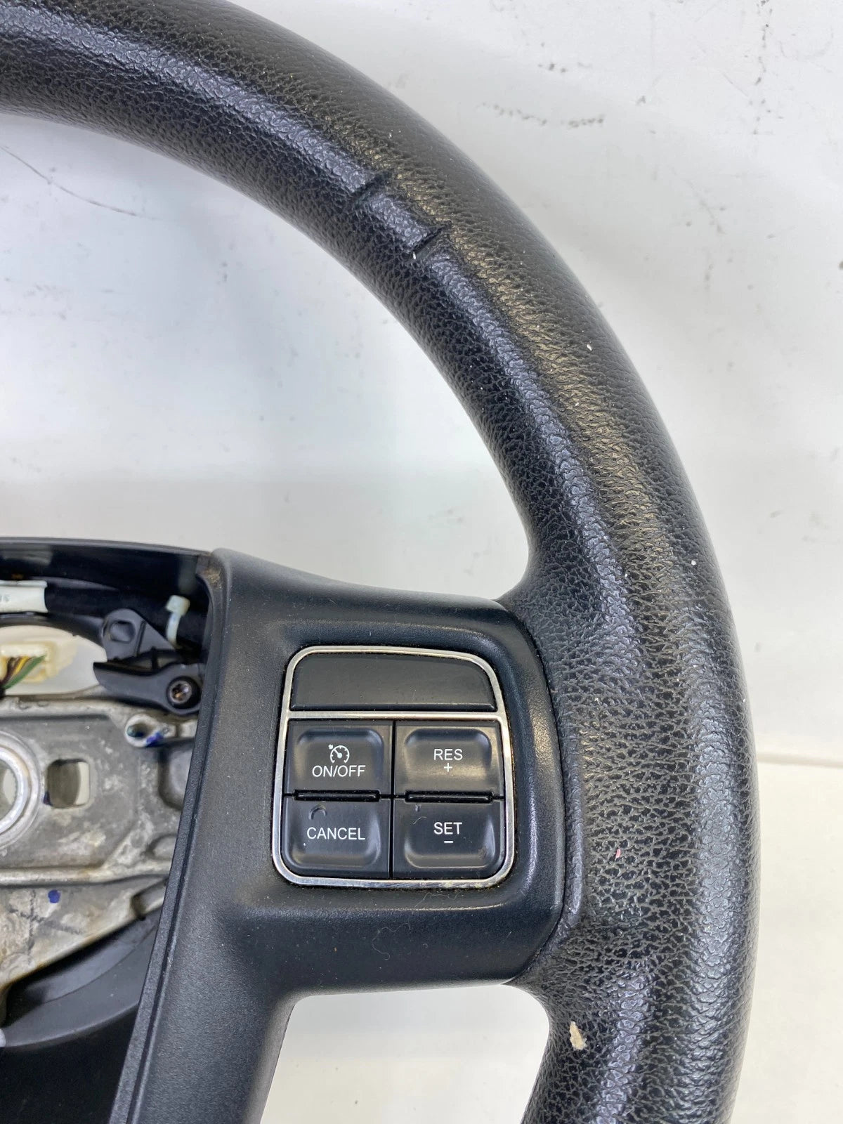 2011-2014 CHRYSLER 200 STEERING WHEEL W/ CRUISE & RADIO CONTROL 1UA60DX9AD OEM