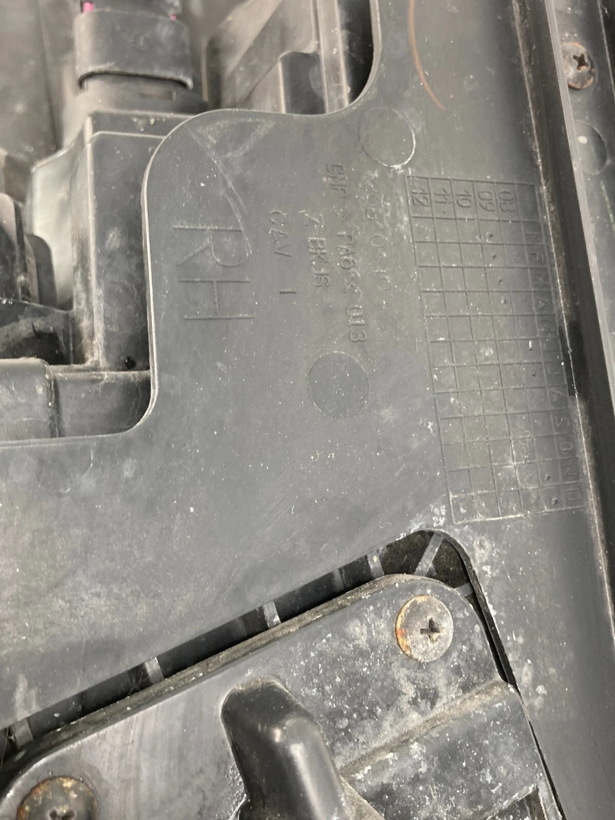 2009-2012 CHEVROLET TRAVERSE RIGHT PASSENGER SIDE HEADLIGHT HEADLAMP 20840410