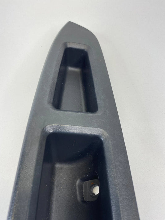 2006-2013 CHEVY IMPALA REAR RIGHT SIDE DOOR WINDOW SWITCH COVER BEZEL 1799354
