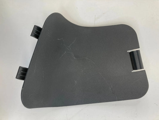 2004-2009 TOYOTA PRIUS REAR LEFT INNER TAILLIGHT ACCESS COVER 64746-47010 OEM
