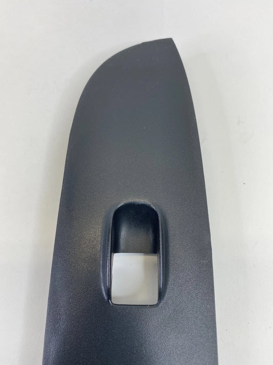 2002-2006 HONDA CR-V CRV FRONT RIGHT PASSENGER WINDOW SWITCH BEZEL TRIM COVER