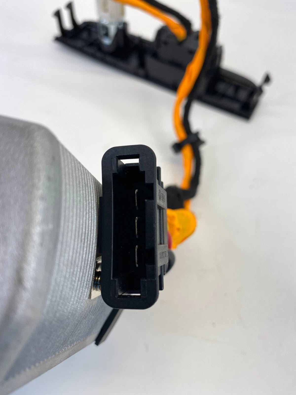 2011-2017 VW TOUAREG 115V AC POWER INVERTER MODULE WITH HARNESS PANEL OEM