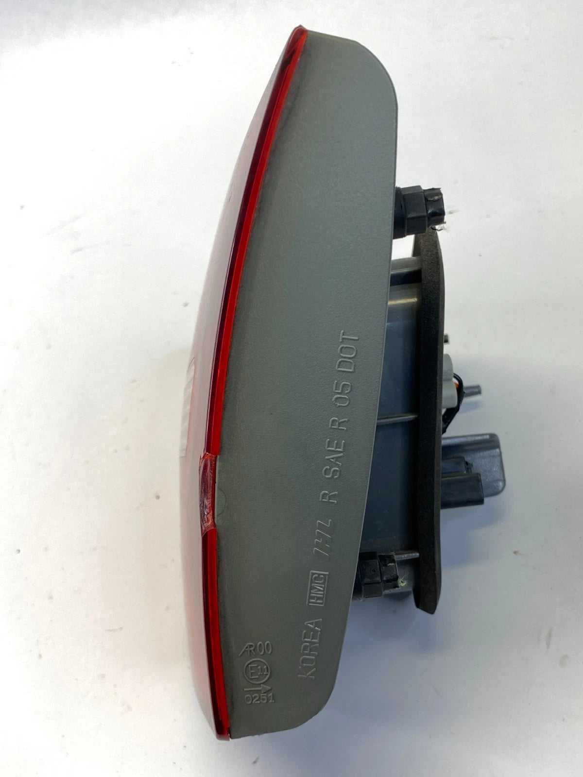 2007-2010 HYUNDAI ELANTRA SEDAN RIGHT SIDE TRUNK LID TAILLIGHT 92404-2H00 OEM