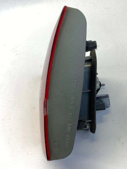 2007-2010 HYUNDAI ELANTRA SEDAN RIGHT SIDE TRUNK LID TAILLIGHT 92404-2H00 OEM