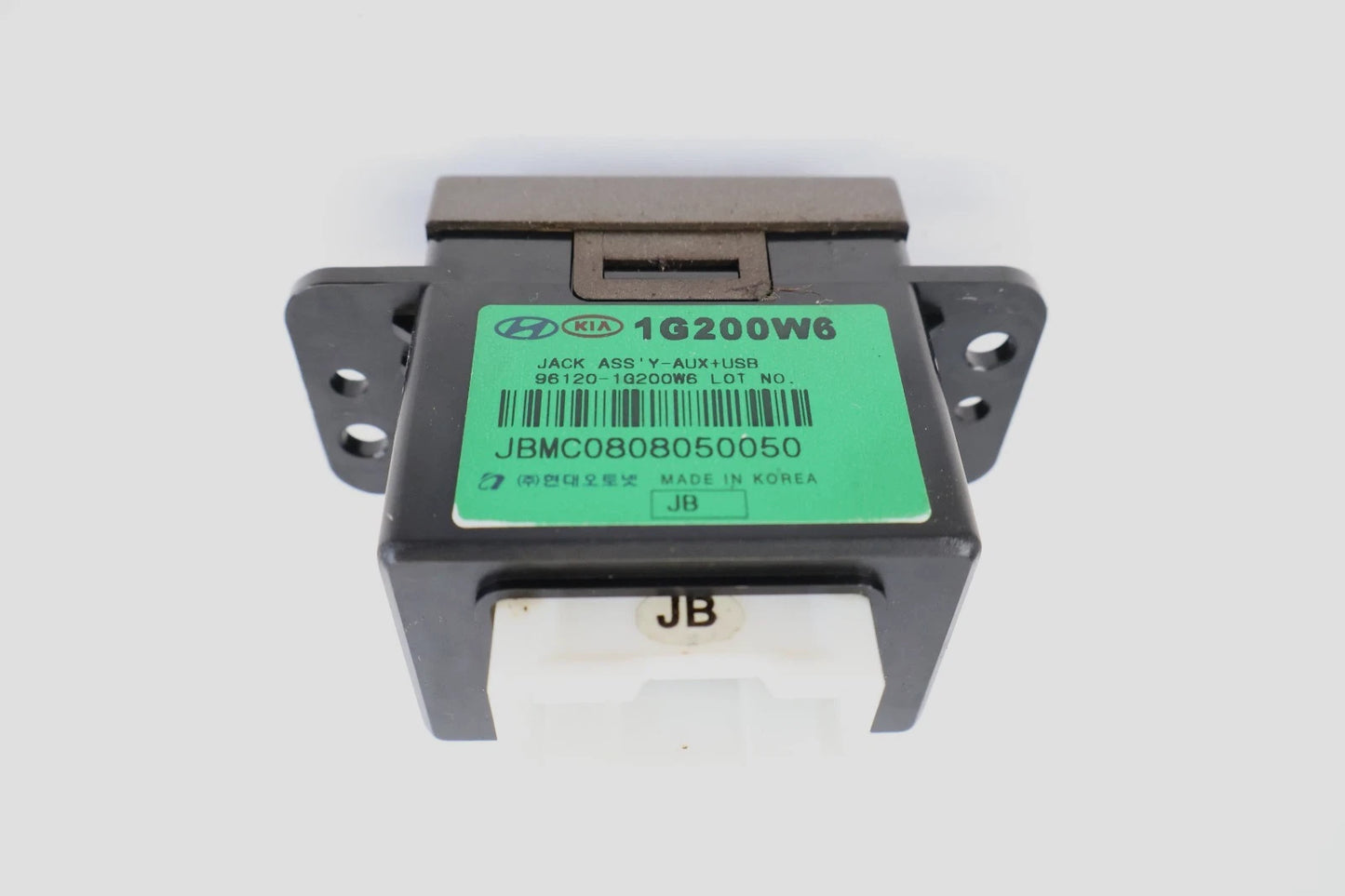 2009-2011 KIA RIO AUX USB PORT AUDIO INPUT JACK ASSEMBLY OEM 96120-1G200W6