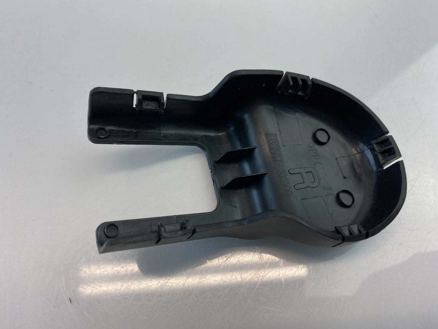2011-2016 HYUNDAI ELANTRA SEDAN FRONT RIGHT SEAT INNER TRACK END COVER TRIM OEM