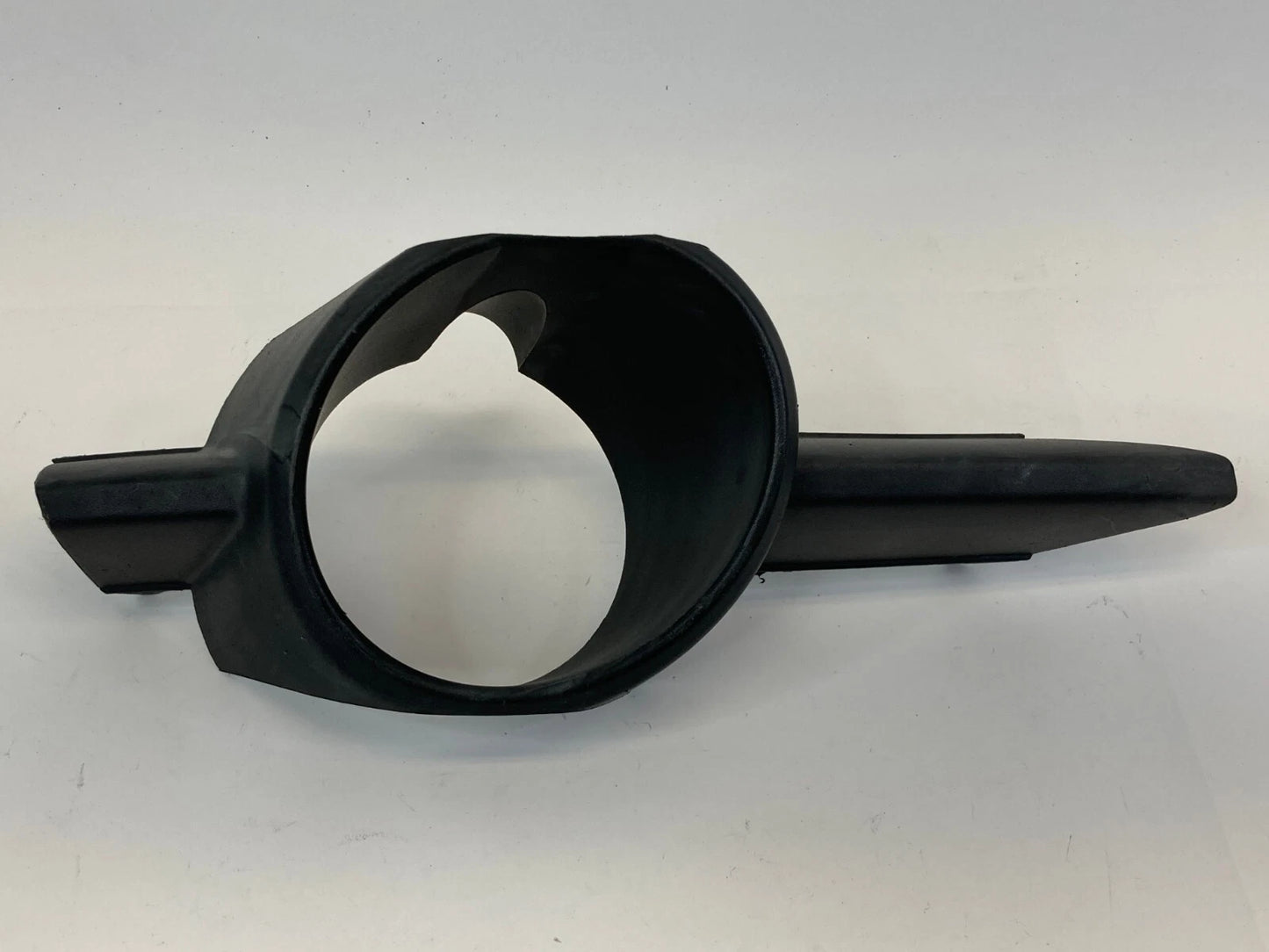 2008-2011 CHRYSLER TOWN & COUNTRY FRONT RIGHT BUMPER FOG LIGHT BEZEL 5113234AA