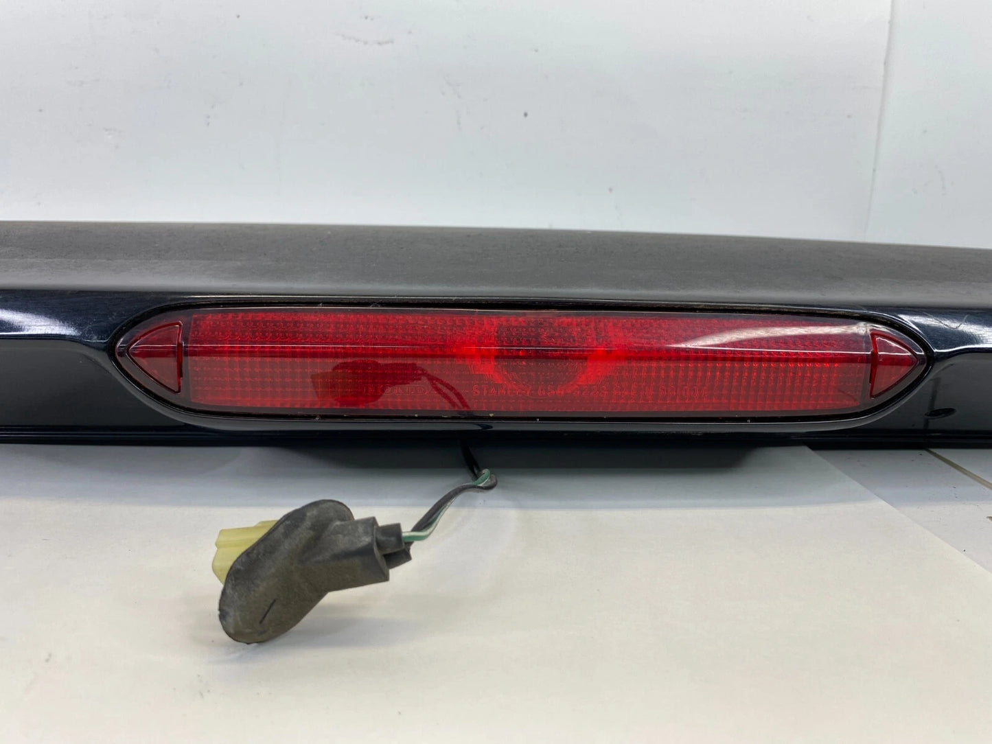 06-08 HONDA PILOT REAR TRUNK TAIL GATE SPOILER W/ 3RD BRAKE LIGHT 74902S9VA010