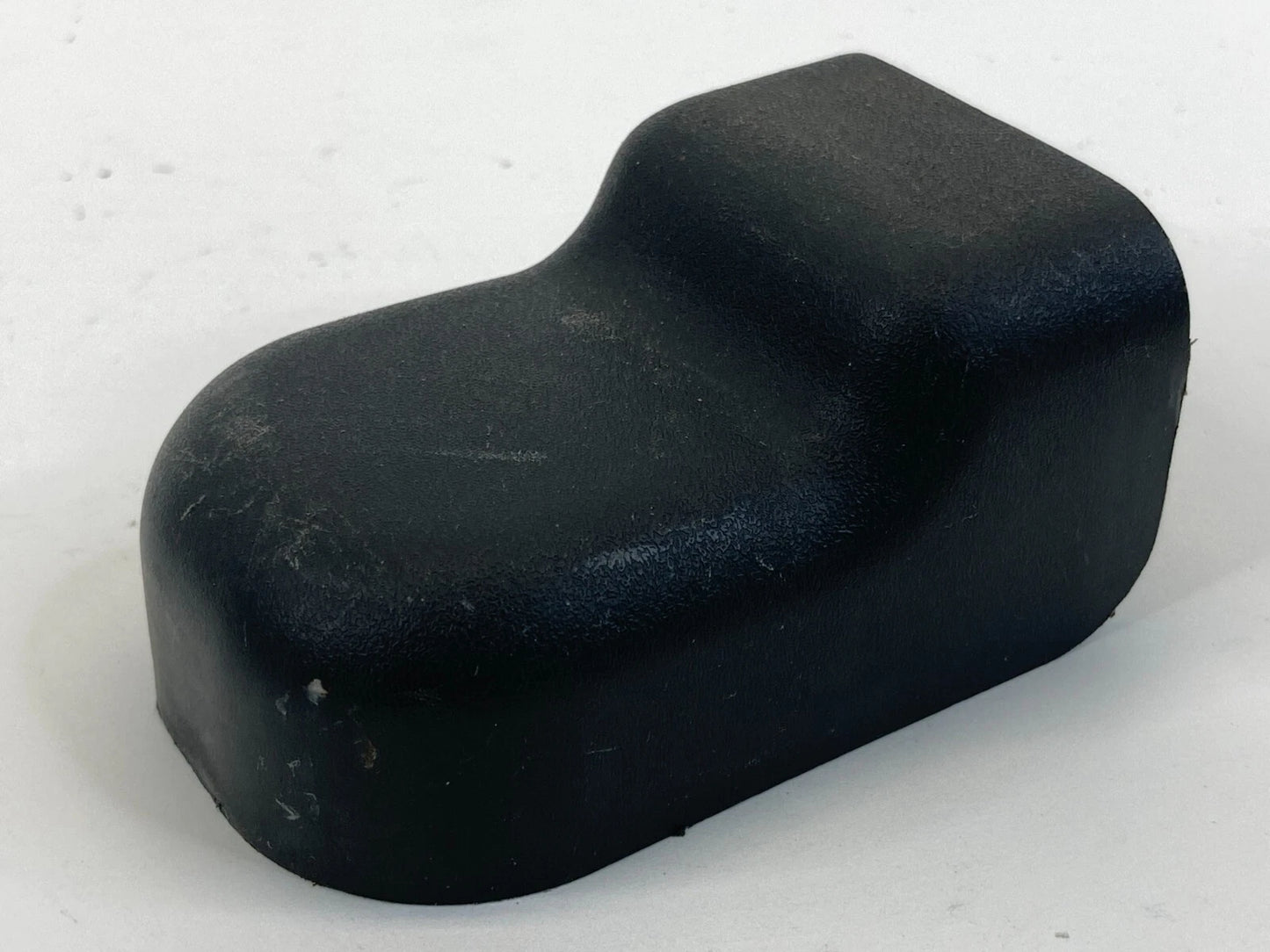 2009 2010 HYUNDAI ELANTRA SEDAN FRONT SEAT TRACK COVER TRIM CAP 88567-3K000 OEM