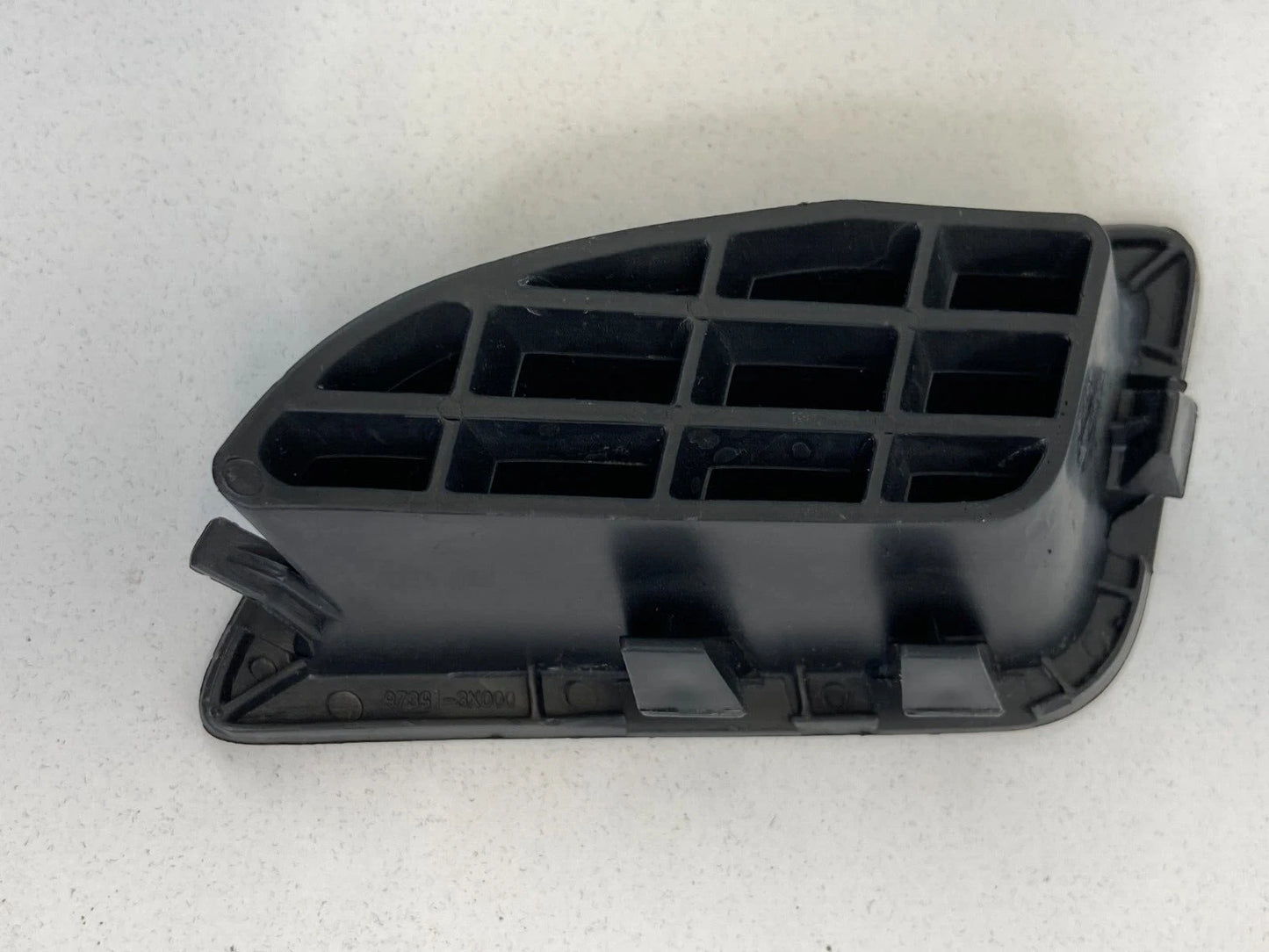 2011-2016 HYUNDAI ELANTRA SEDAN 4-DR FRONT DASH LH DEFROSTER A/C AIR VENT GRILLE