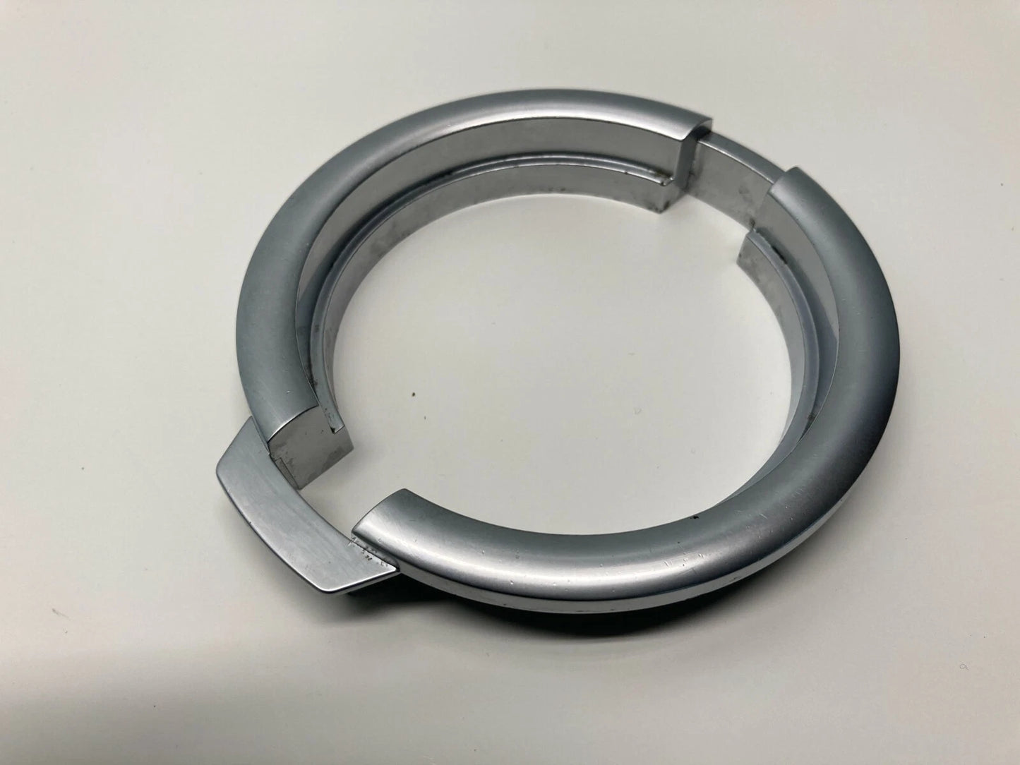 2002-2005 BMW 745I 745LI CENTER CONSOLE CUP HOLDER RING TRIM BEZEL MOLDING OEM