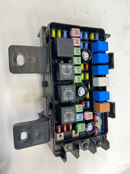 2009 2010 Hyundai Sonata 2.4L Engine Compartment Junction Fuse Relay Box Block