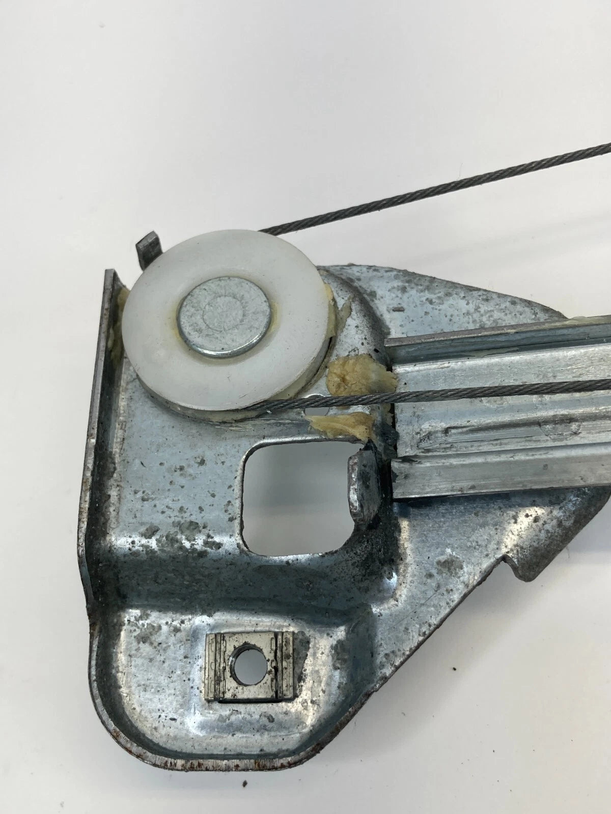 2004-2012 CHEVROLET COLORADO CREW CAB REAR LEFT DOOR WINDOW MOTOR & REGULATOR