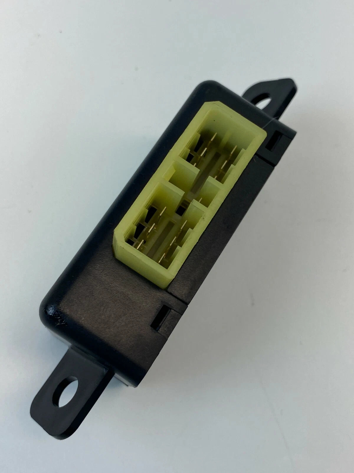 2005-2009 KIA AMANTI REAR DOOR POWER LOCK ACTUATOR CONTROL MODULE 95750-3F210