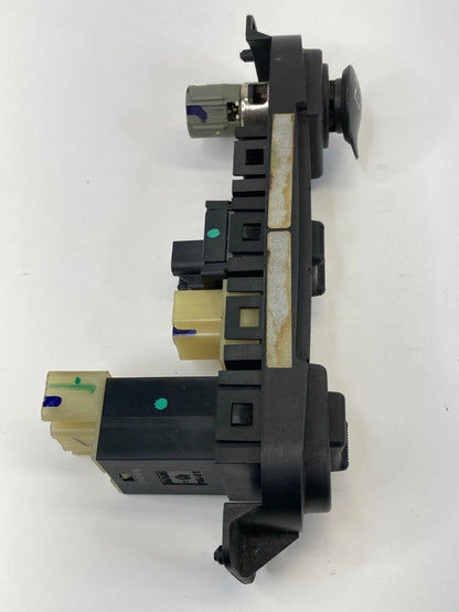 01-05 CHRYSLER PT CRUISER DEFROST POWER OUTLET BUTTON CONTROL SWITCH 04671670AB