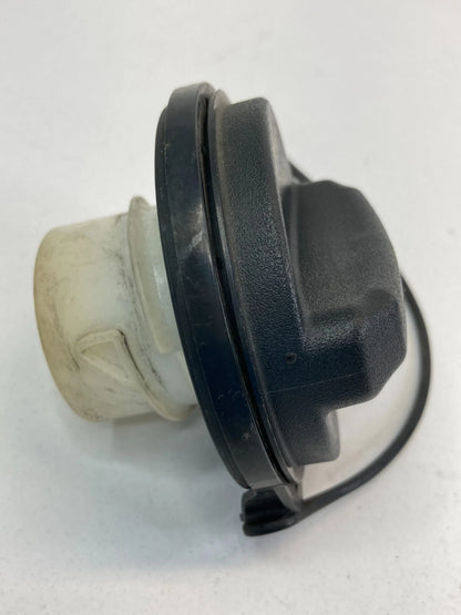 2005-2012 Kia Sedona 05-20 Optima 3.8L V6 Fuel Tank Filler Gas Cap Lid Cover OEM