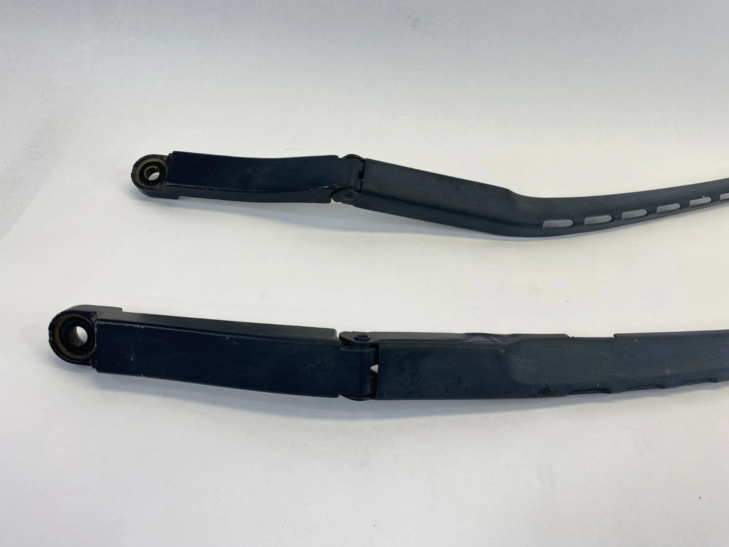 2011-2015 FORD EXPLORER FRONT WINDSHIELD WIPER ARMS PAIR LH RH BB5317C495AD OEM