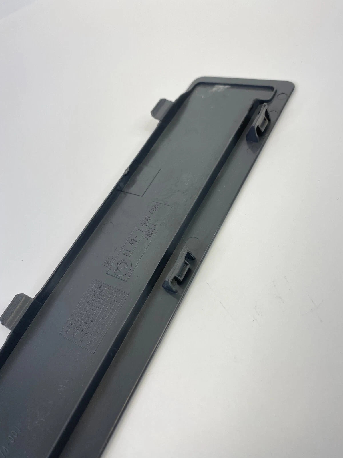 02-05 BMW 745I 745LI REAR TRUNK LID LIGHT ACCESS COVER BEZEL TRIM 51497030468