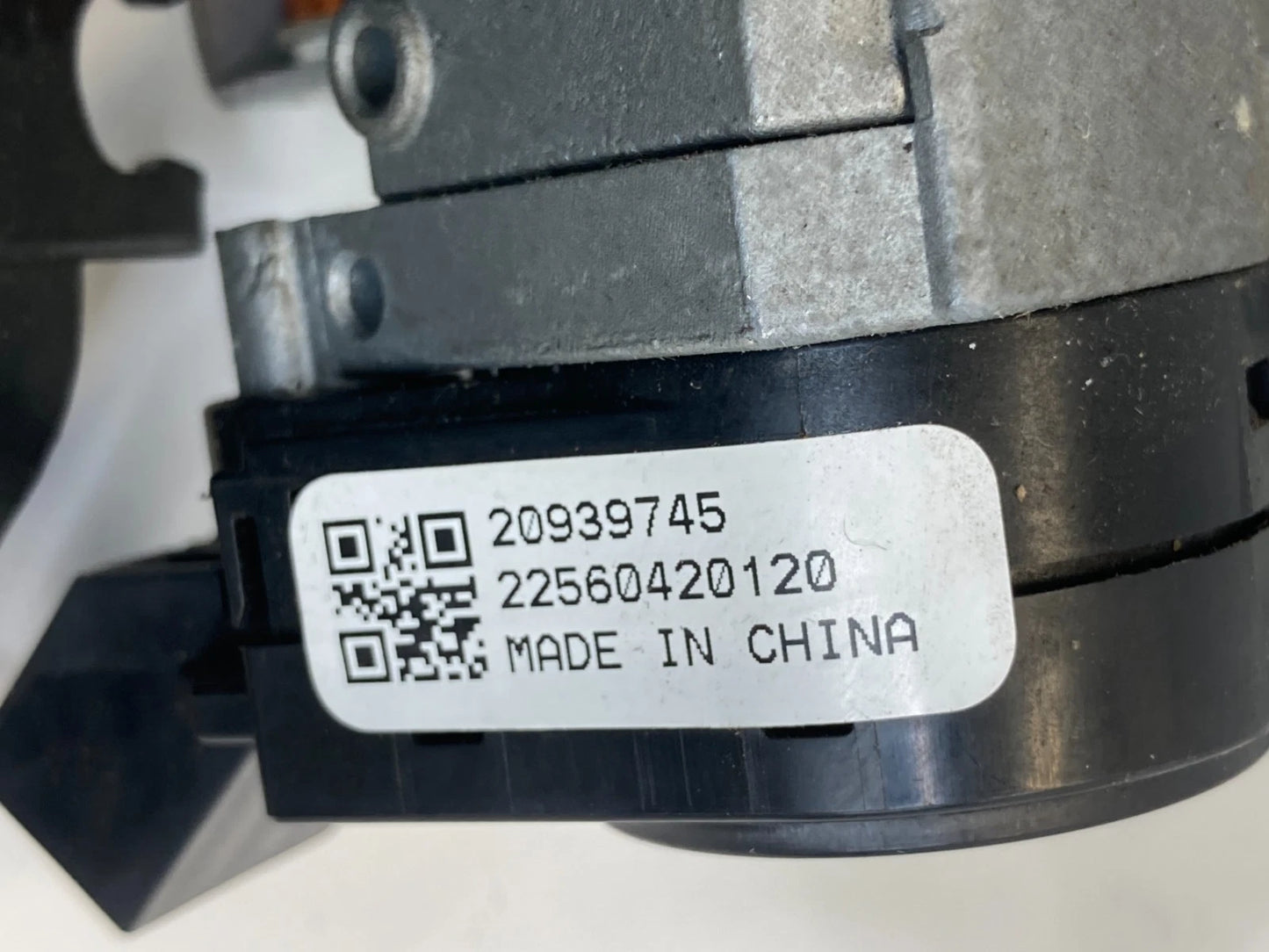2011-2015 CHEVROLET CRUZE IGNITION SWITCH LOCK CYLINDER WITH KEY OEM 20939745