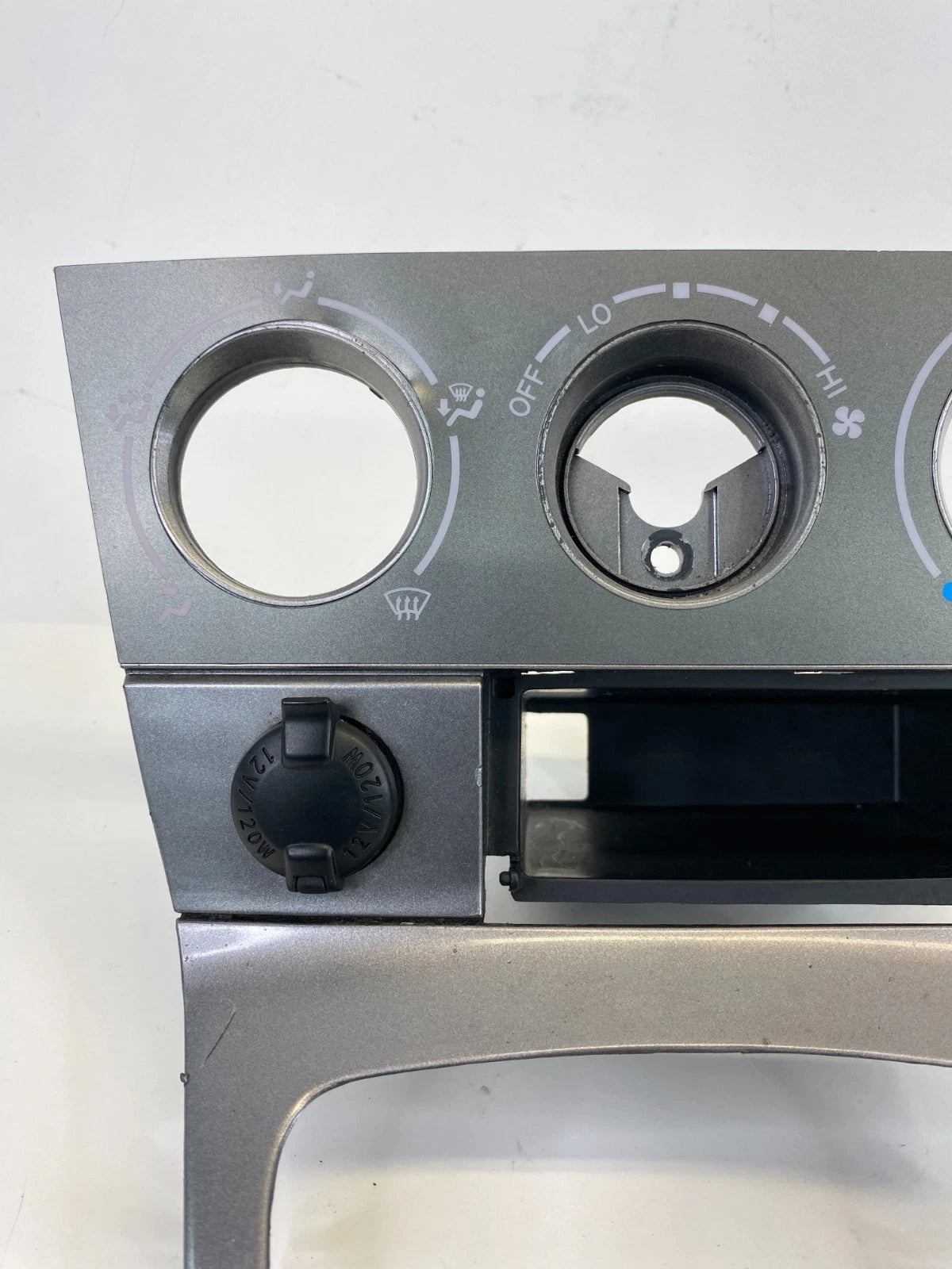 03-08 Pontiac Vibe Shifter Climate Control Trim Bezel w Storage & Power Outlet